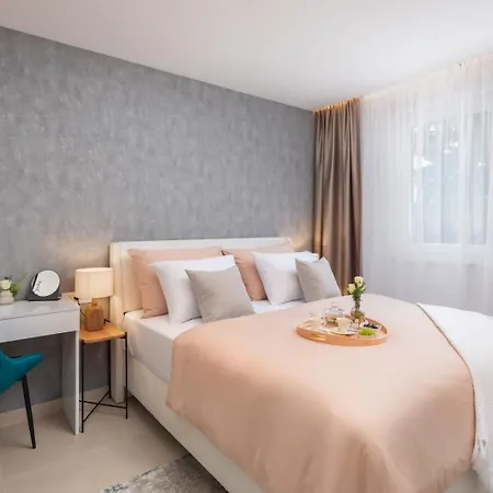 Luxury Apartment Silvery In Split Center With Jacuzzi, Sauna And Parking Exterior photo