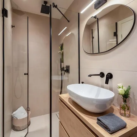 Luxury Apartment Silvery In Split Center With Jacuzzi, Sauna And Parking Exterior photo