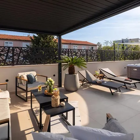 Luxury Apartment Silvery In Split Center With Jacuzzi, Sauna And Parking Exterior photo