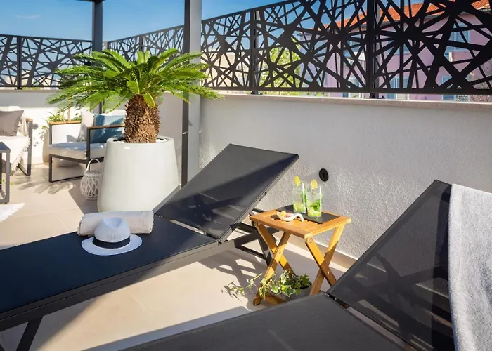 Luxury Apartment Silvery In Split Center With Jacuzzi, Sauna And Parking